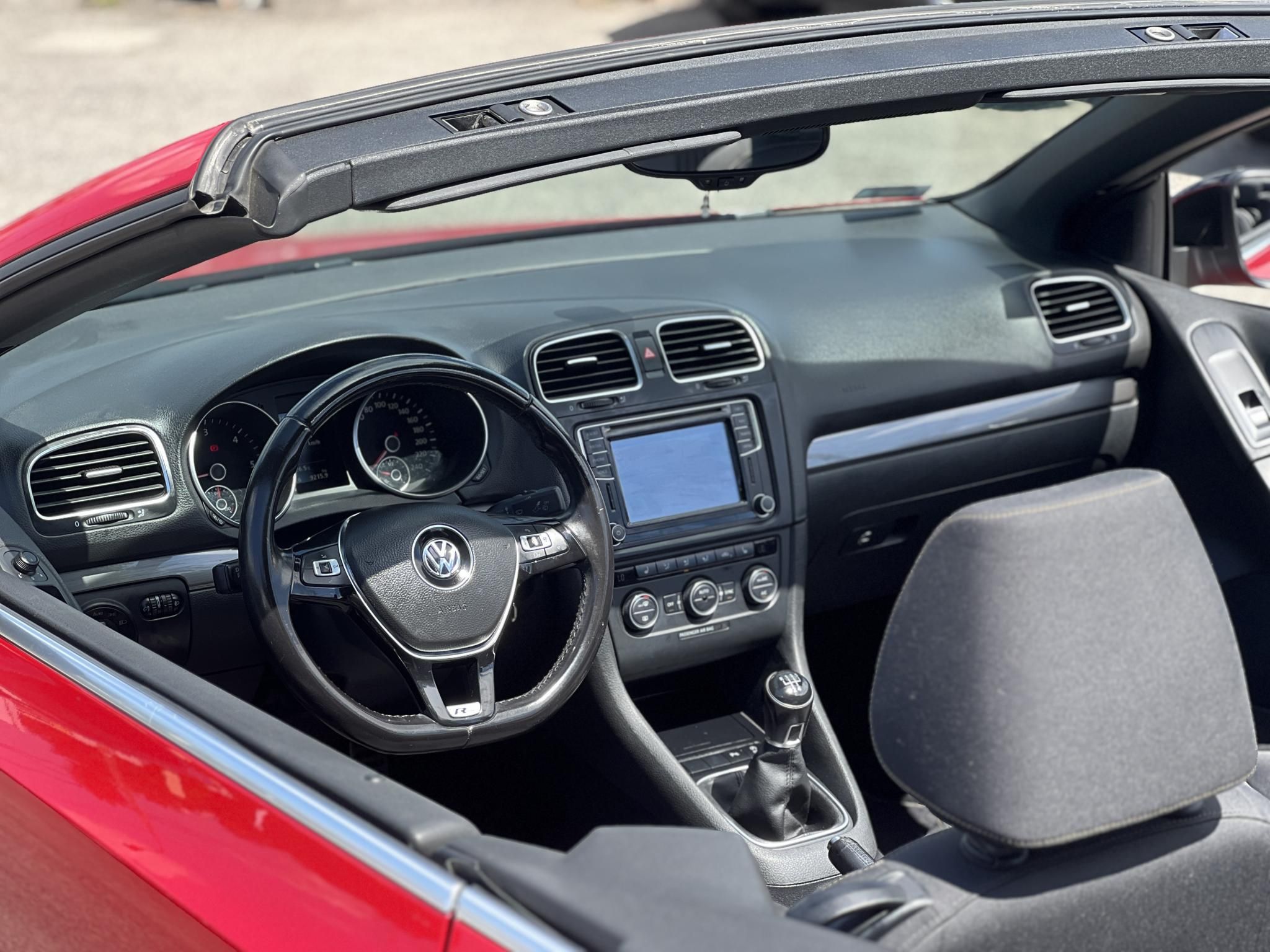 VOLKSWAGEN GOLF VI 2.0 TDI Cabrio 108e km
