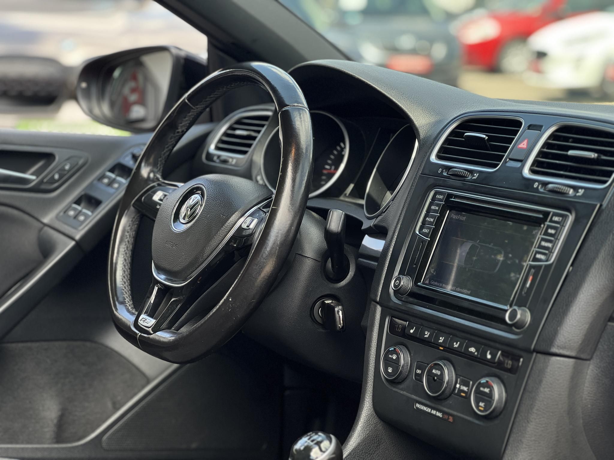 VOLKSWAGEN GOLF VI 2.0 TDI Cabrio 108e km
