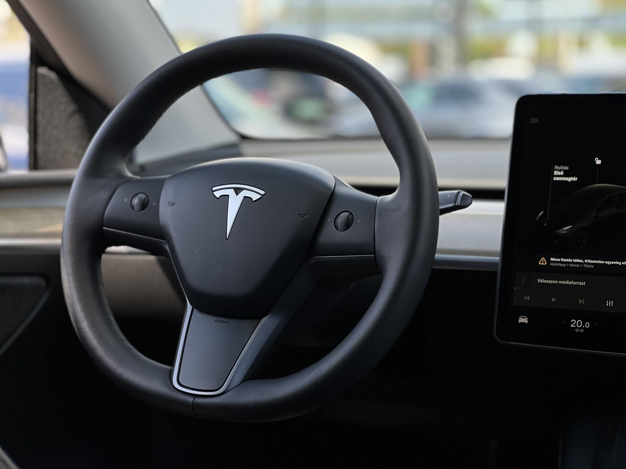 TESLA MODEL Y Long Range AWD (Automata) 109e km. mátrix LED. hőszivattyú. premium hifi. garanciális!