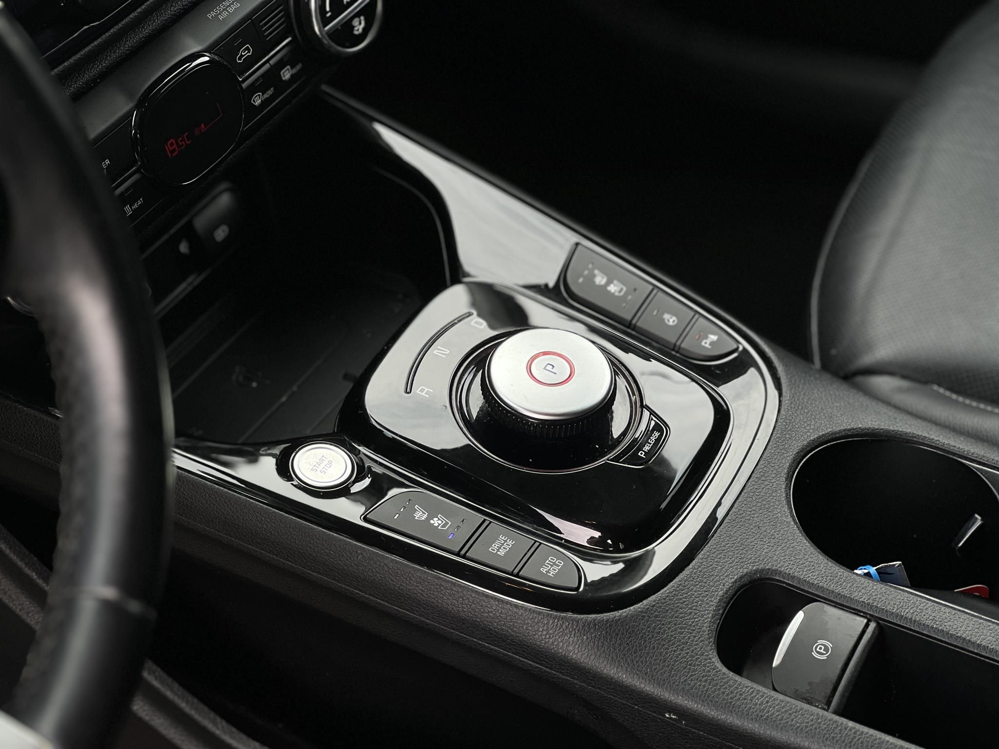 KIA SOUL EV 64kWh Gold 114e km. magas felszereltség. head-up. üléshűtés. carplay. 400+km hatótáv!