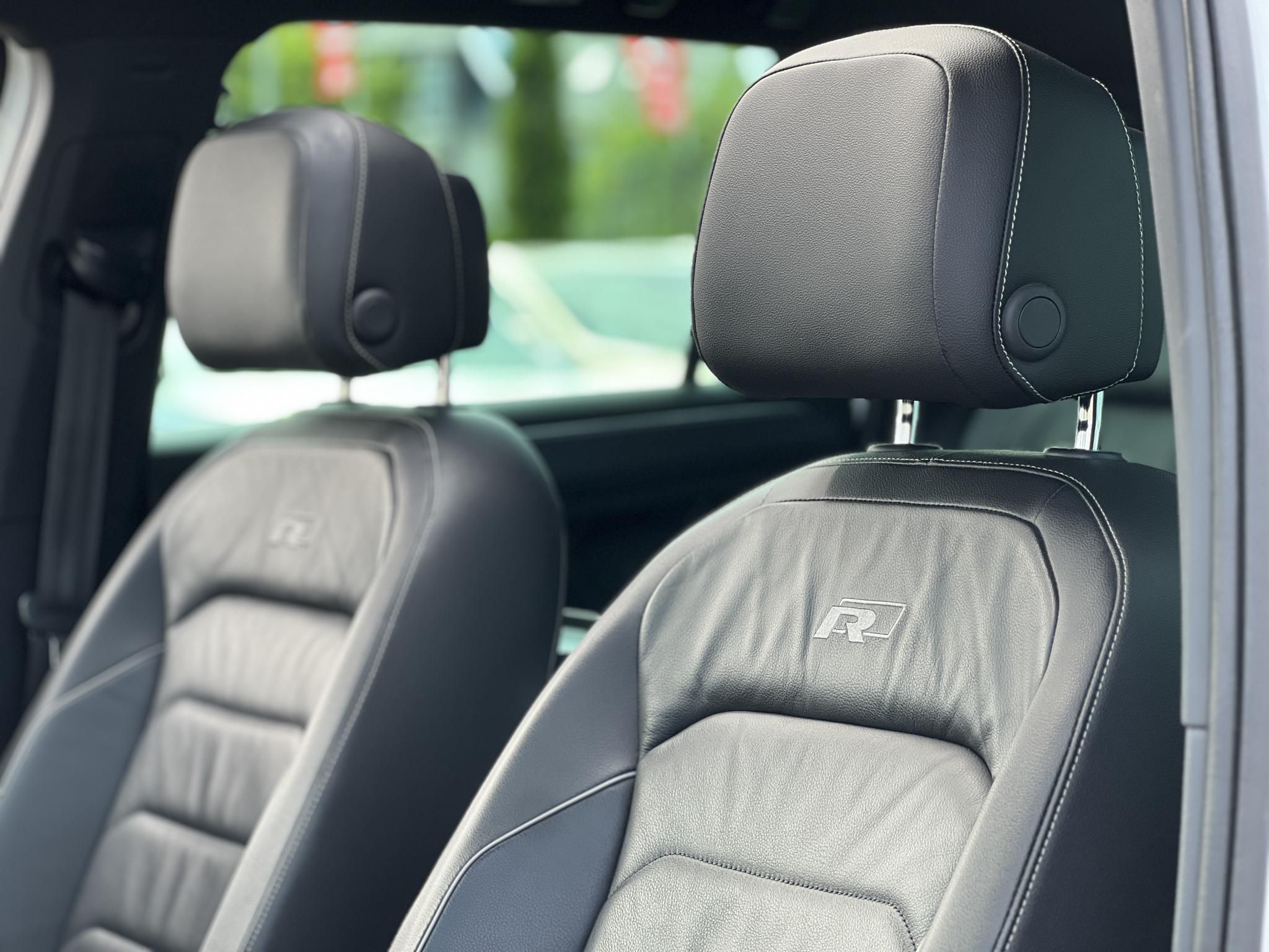VOLKSWAGEN TIGUAN 2.0 TDI BMT SCR Highline 4Motion DSG R-line. dynaudio. panoráma tető. virtual cockpit. vezetett szervizkönyv!