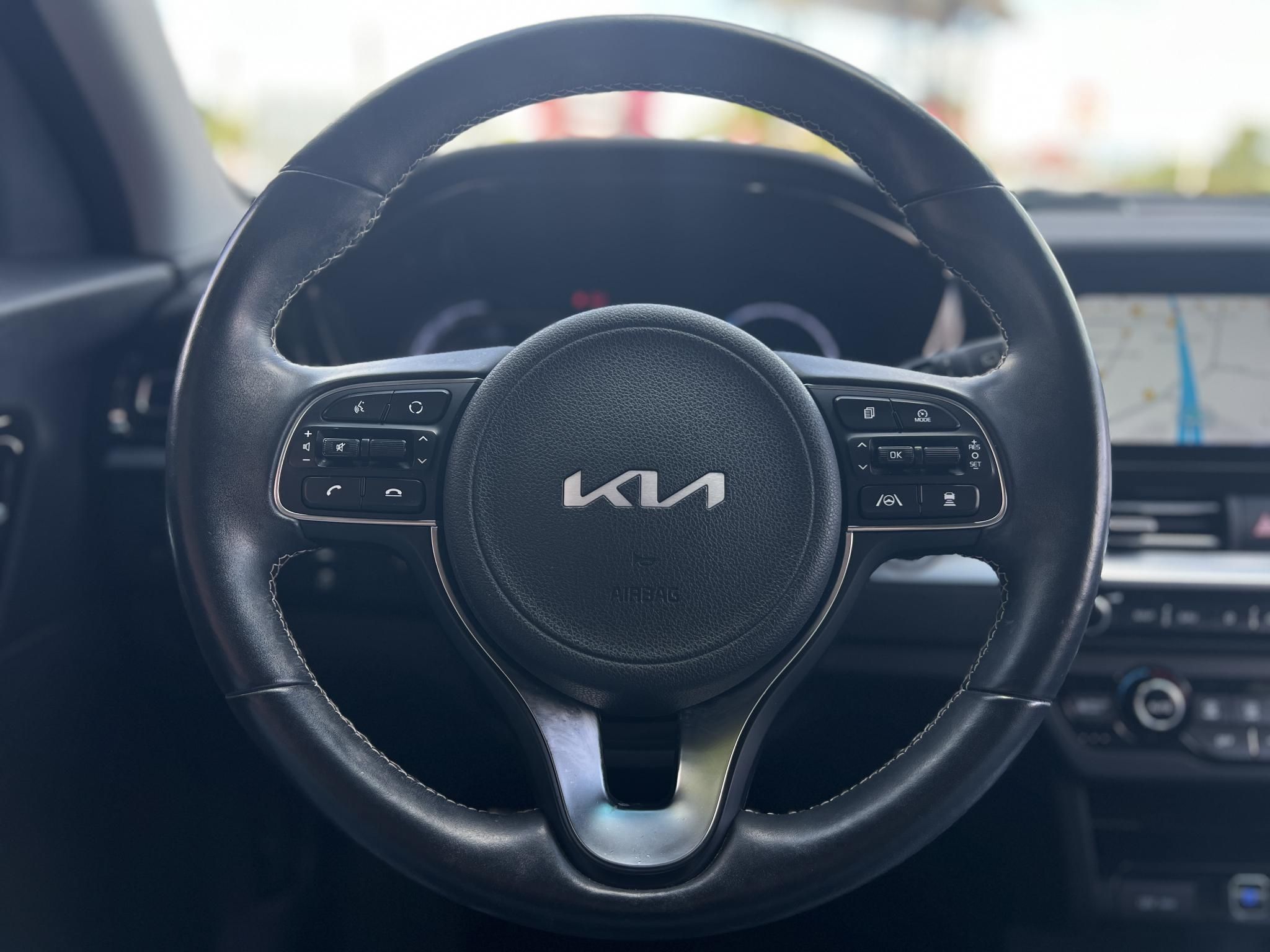 KIA NIRO e-Niro 39kWh Silver 73e km. távtartó. sávtartó. ülésfűtés. félbőr. CARPLAY!