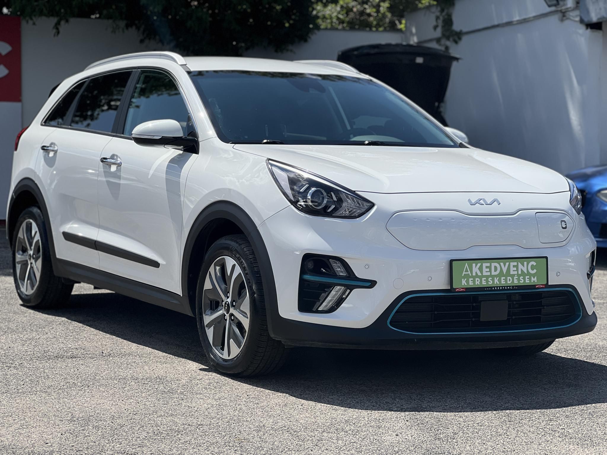 KIA NIRO e-Niro 39kWh Silver 73e km. távtartó. sávtartó. ülésfűtés. félbőr. CARPLAY!