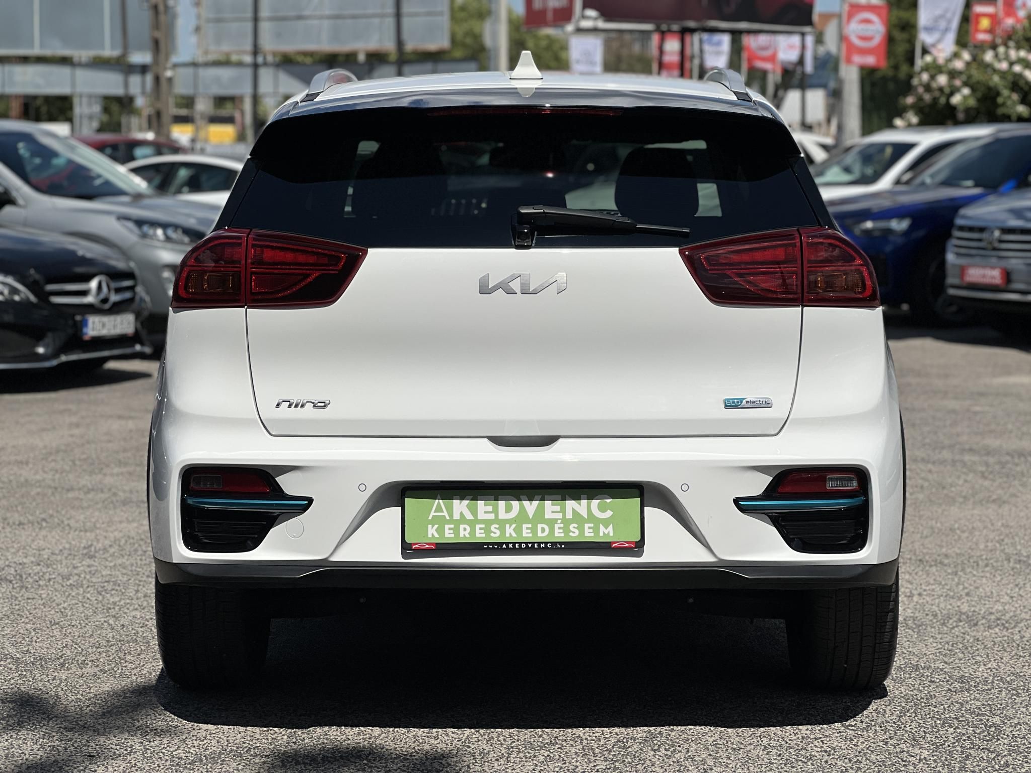 KIA NIRO e-Niro 39kWh Silver 73e km. távtartó. sávtartó. ülésfűtés. félbőr. CARPLAY!