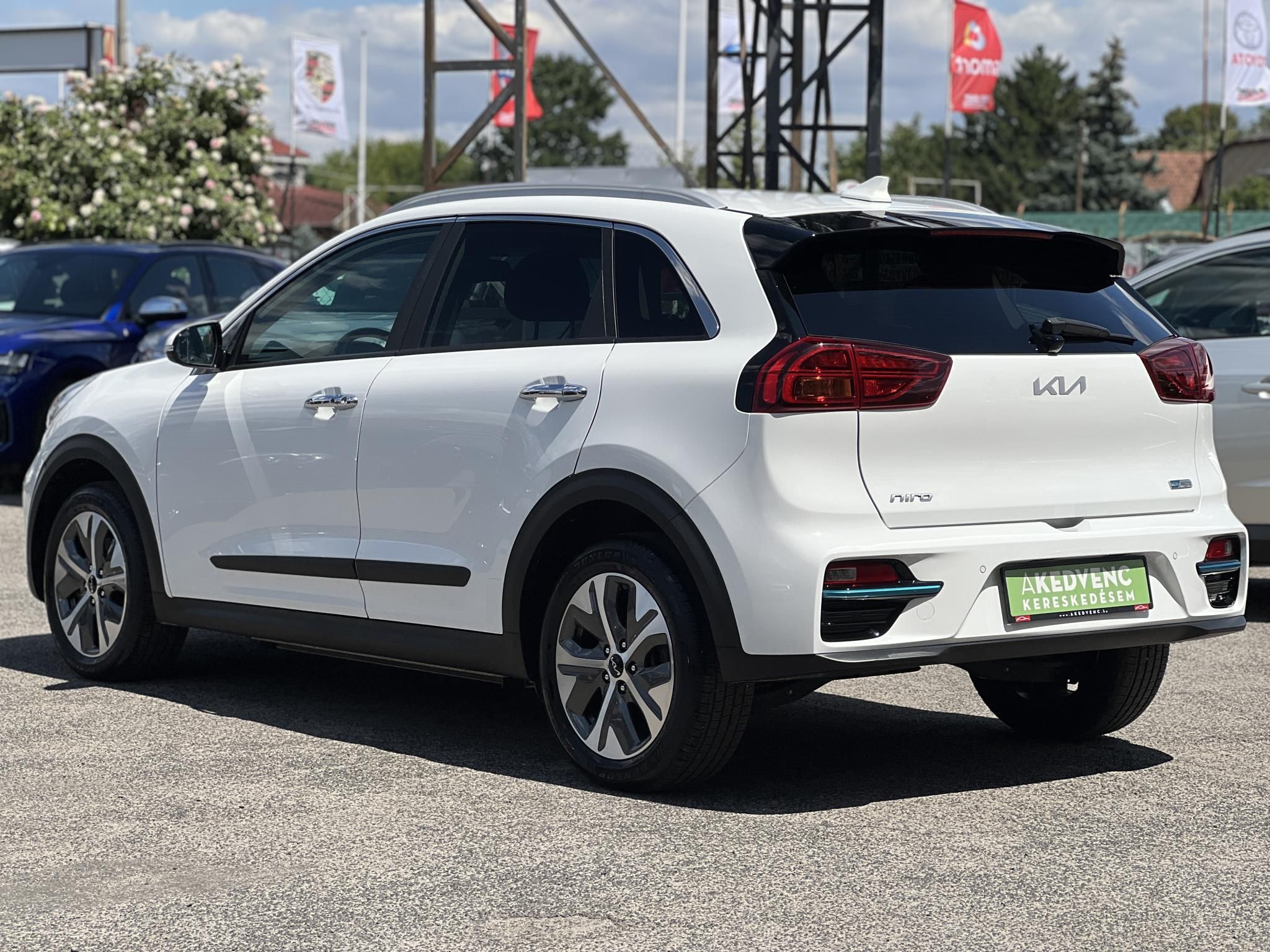 KIA NIRO e-Niro 39kWh Silver 73e km. távtartó. sávtartó. ülésfűtés. félbőr. CARPLAY!
