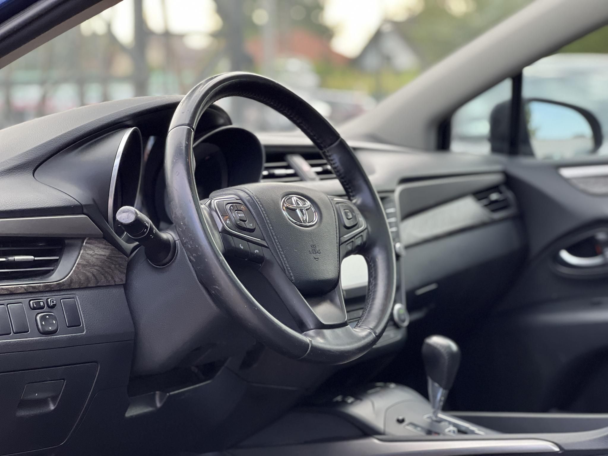 TOYOTA AVENSIS Touring Sports 2.0 Executive CVT Magyarországi. Magasan felszerelt. Rendszeresen karbantartott!