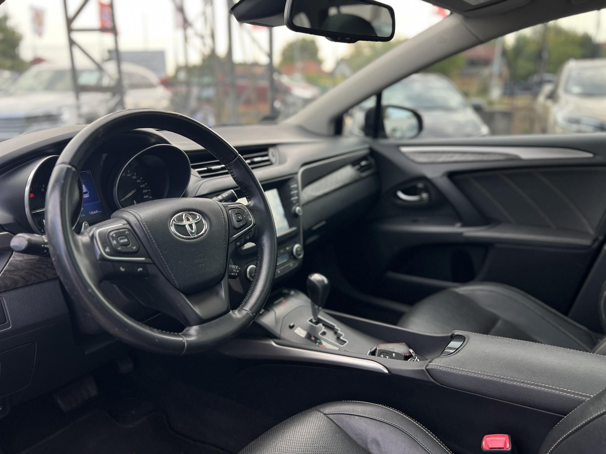 TOYOTA AVENSIS Touring Sports 2.0 Executive CVT Magyarországi. Magasan felszerelt. Rendszeresen karbantartott!