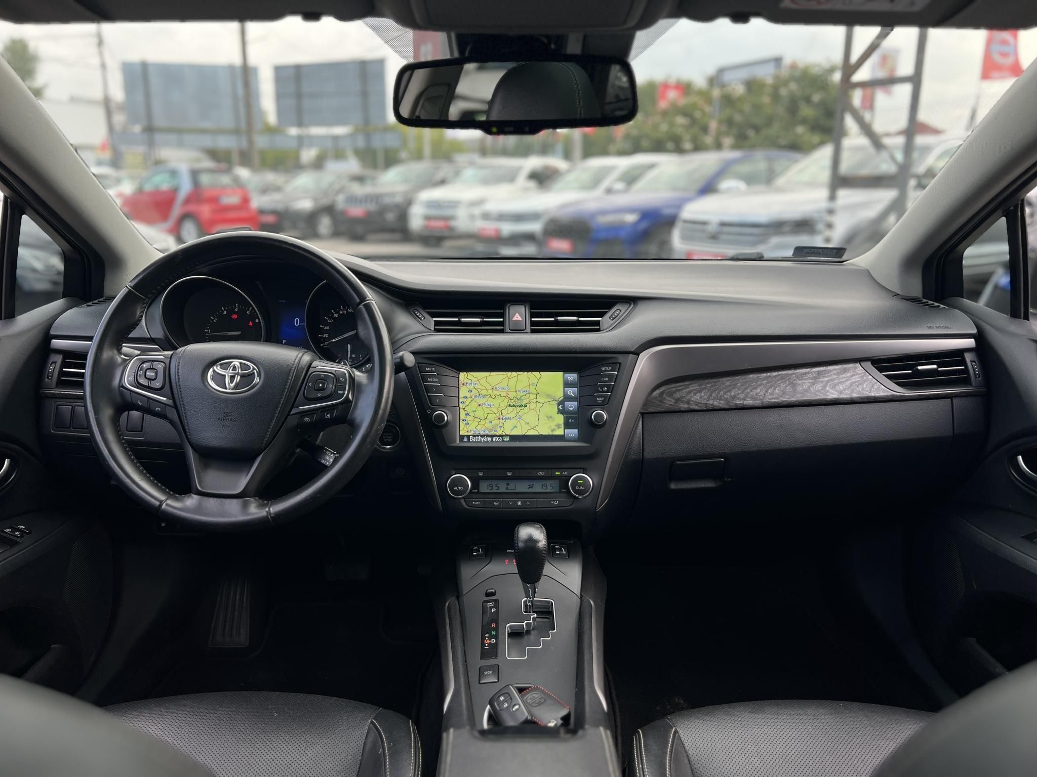 TOYOTA AVENSIS Touring Sports 2.0 Executive CVT Magyarországi. Magasan felszerelt. Rendszeresen karbantartott!