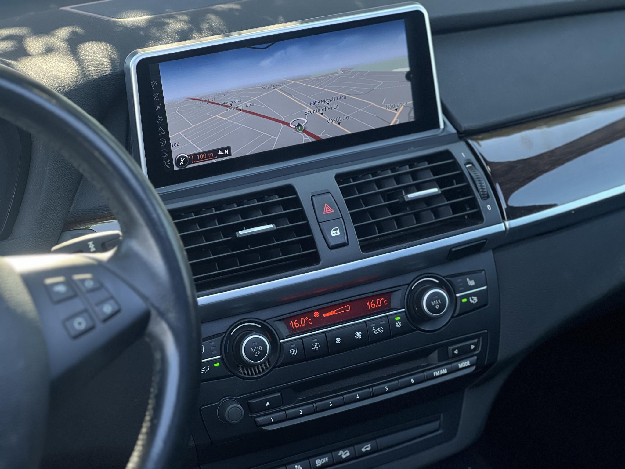 BMW X5 xDrive35i (Automata) Carplay Memóriás ülések Panoráma tető Téli-nyári felni garnitúrával!