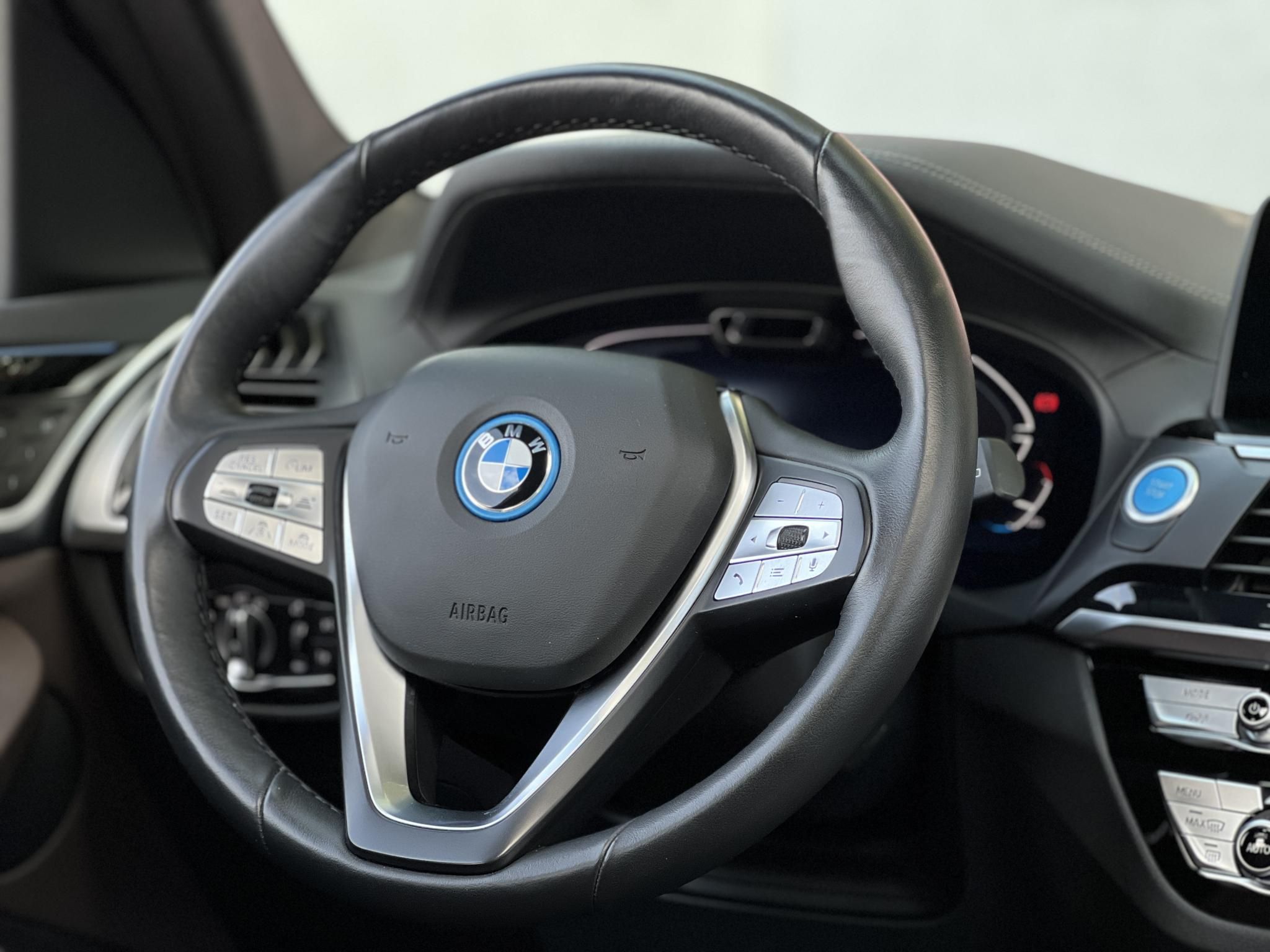 BMW IX3 73,9kWh Konyak bőr. Virtual Cockpit. Panoráma tető. CARPLAY!