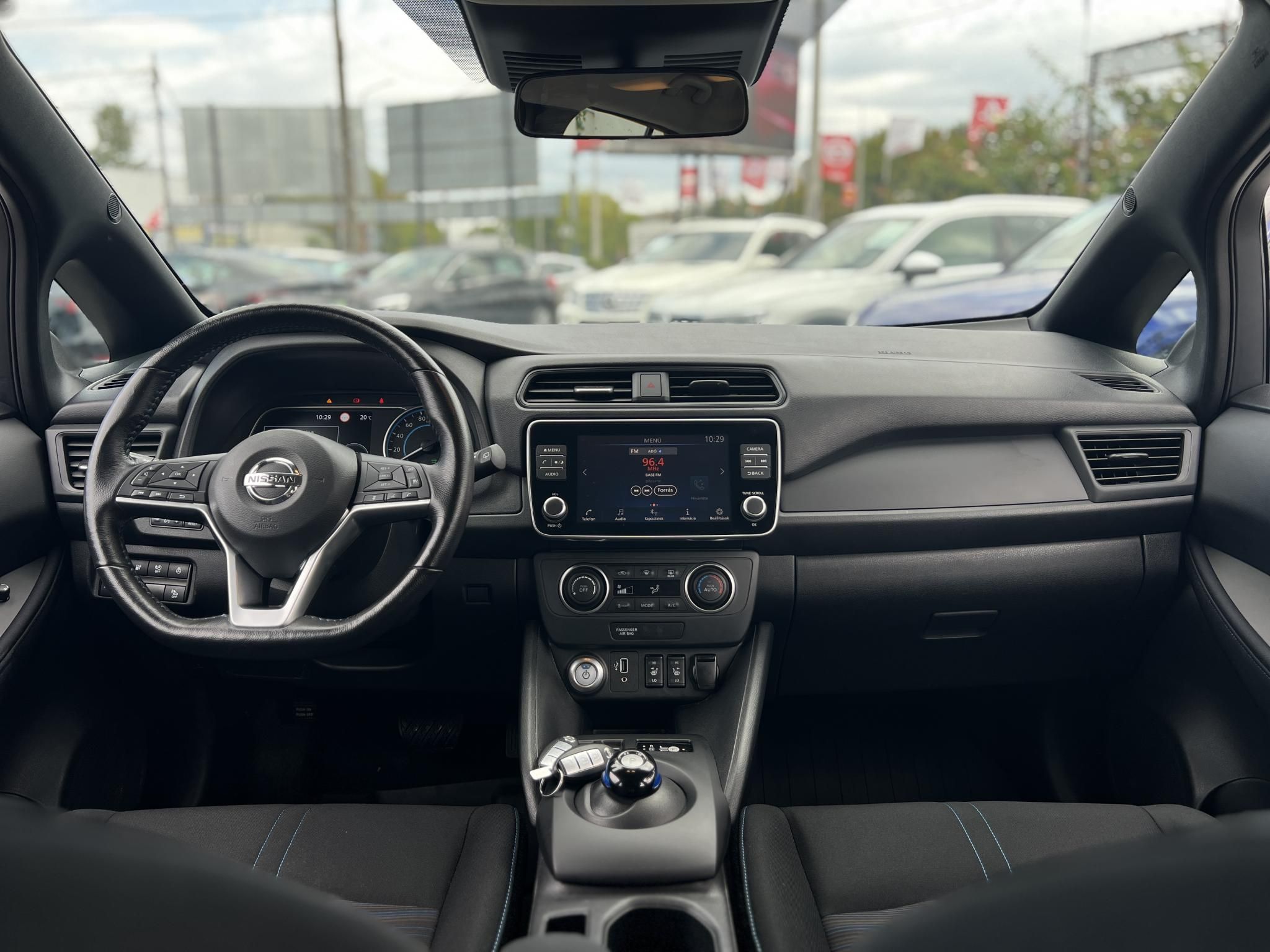 NISSAN LEAF Acenta 40kWh (Automata) 45e km. 270 km hatótáv.Ülésfűtés. kormányfűtés. téli-nyári kerék szett!