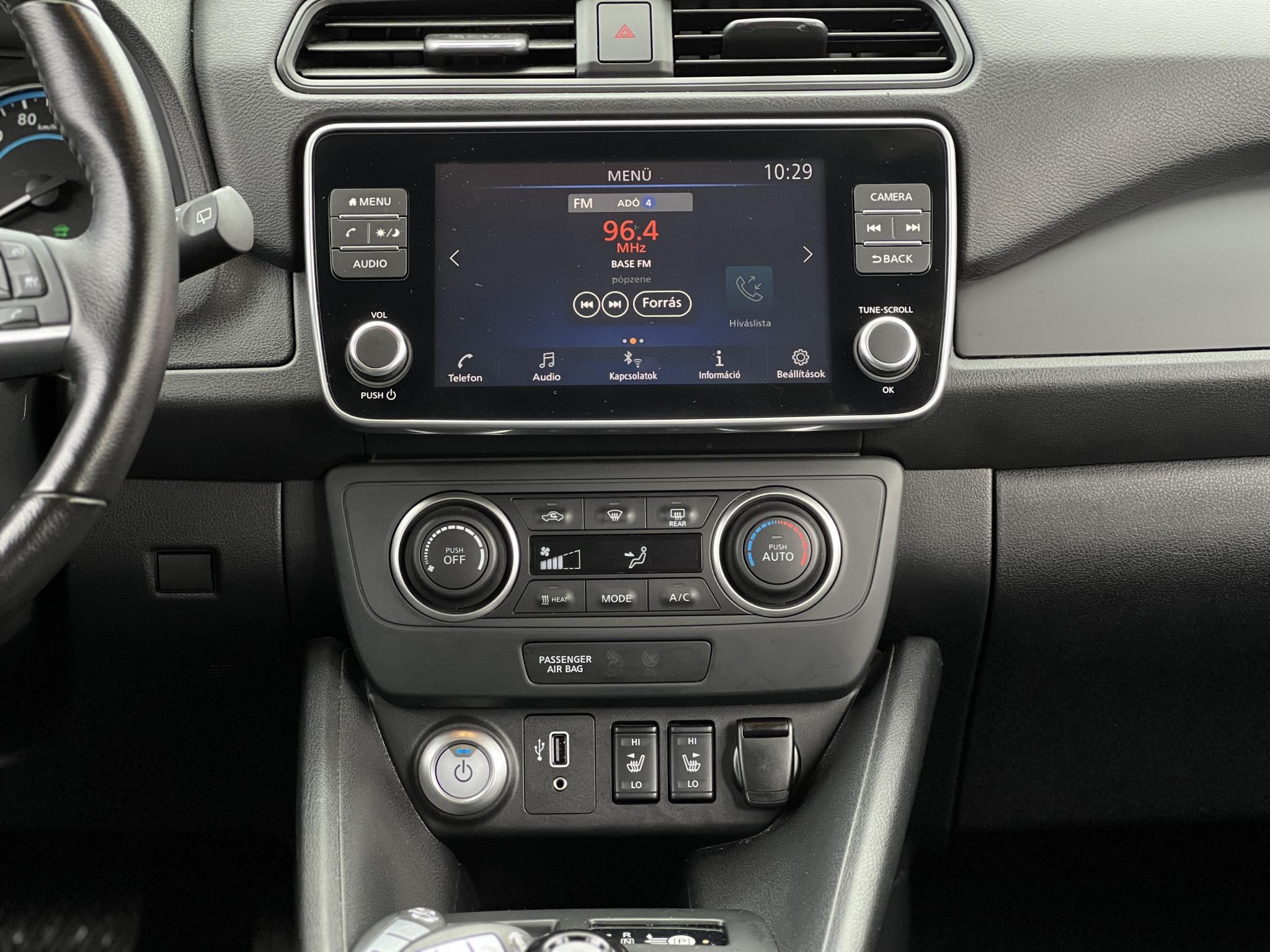 NISSAN LEAF Acenta 40kWh (Automata) 45e km. 270 km hatótáv.Ülésfűtés. kormányfűtés. téli-nyári kerék szett!