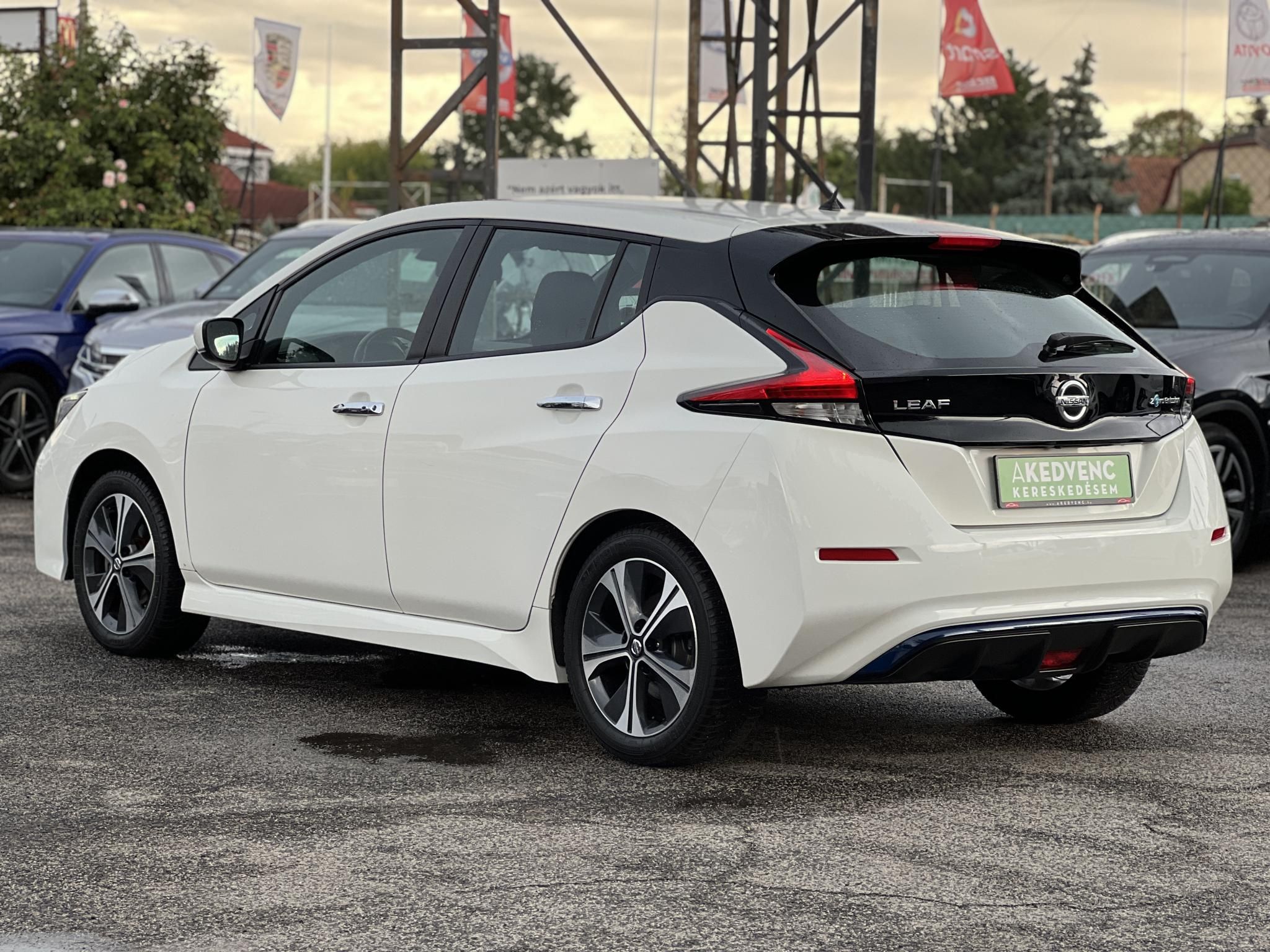 NISSAN LEAF Acenta 40kWh (Automata) 45e km. 270 km hatótáv.Ülésfűtés. kormányfűtés. téli-nyári kerék szett!