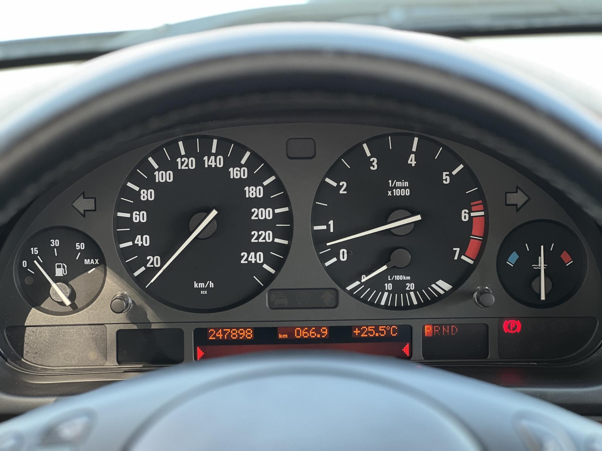 BMW 540i (Automata) Rozsdamentes. frissen szervizelt. végig vezetett szervizkönyv!