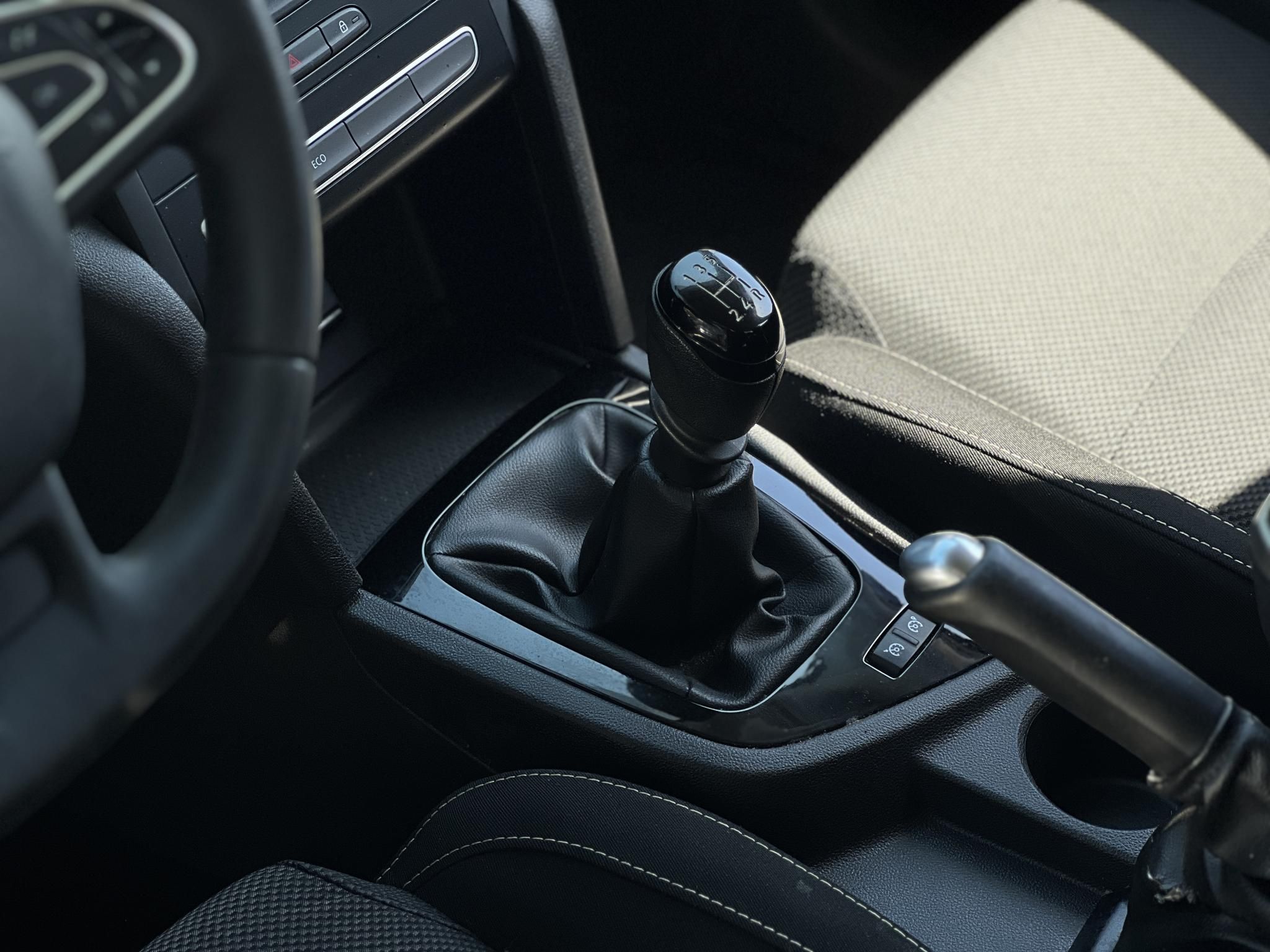 RENAULT MEGANE GrandCoupé 1.6 SCe Limited Magyarországi. 106e km Gyári fényezés Márkaszervizelt!