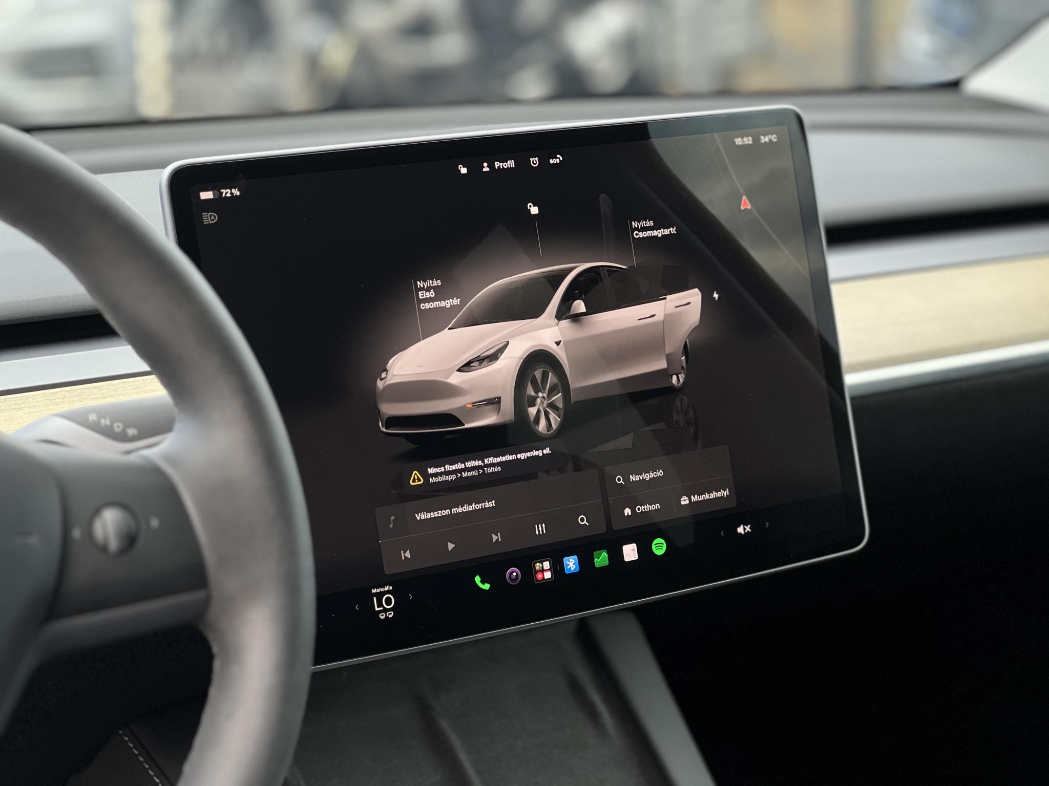 TESLA MODEL Y RWD (Automata) 87e km. LFP akku. Ryzen processzor. 2031-ig garanciális. téli-nyári kerékszett!