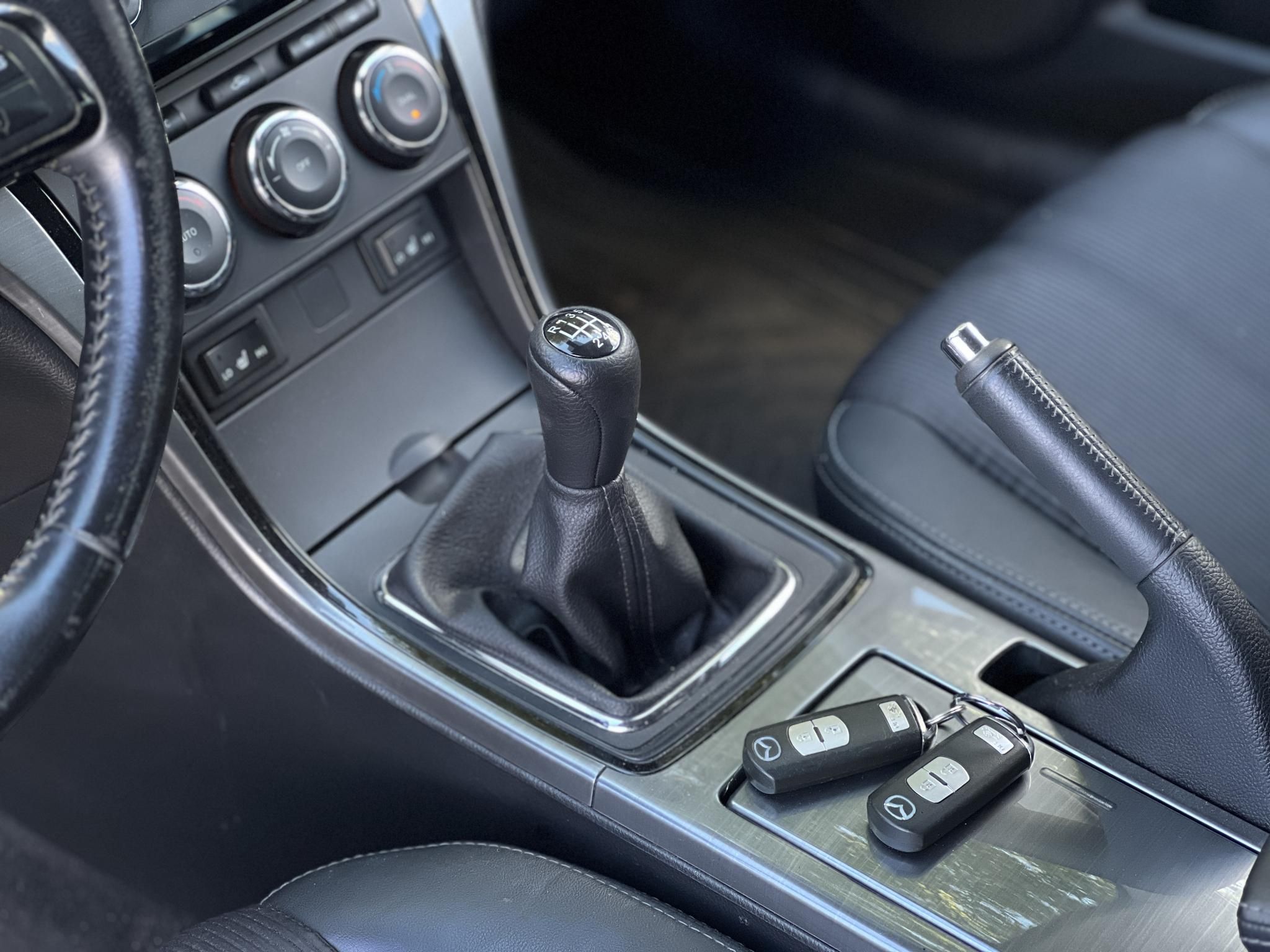 MAZDA 6 Sportkombi 2.5 GTA BOSE hifi. Gyári fényezés. Téli-nyári garnitúra. 1.5T horog. Legjobb ár!