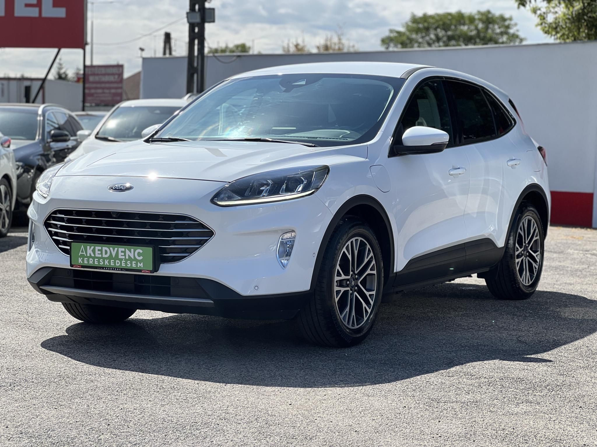 FORD KUGA 2.5 PHEV Titanium CVT 70 km elektromos hatótáv. ülés-kormányfűtés. kamera. CARPLAY!