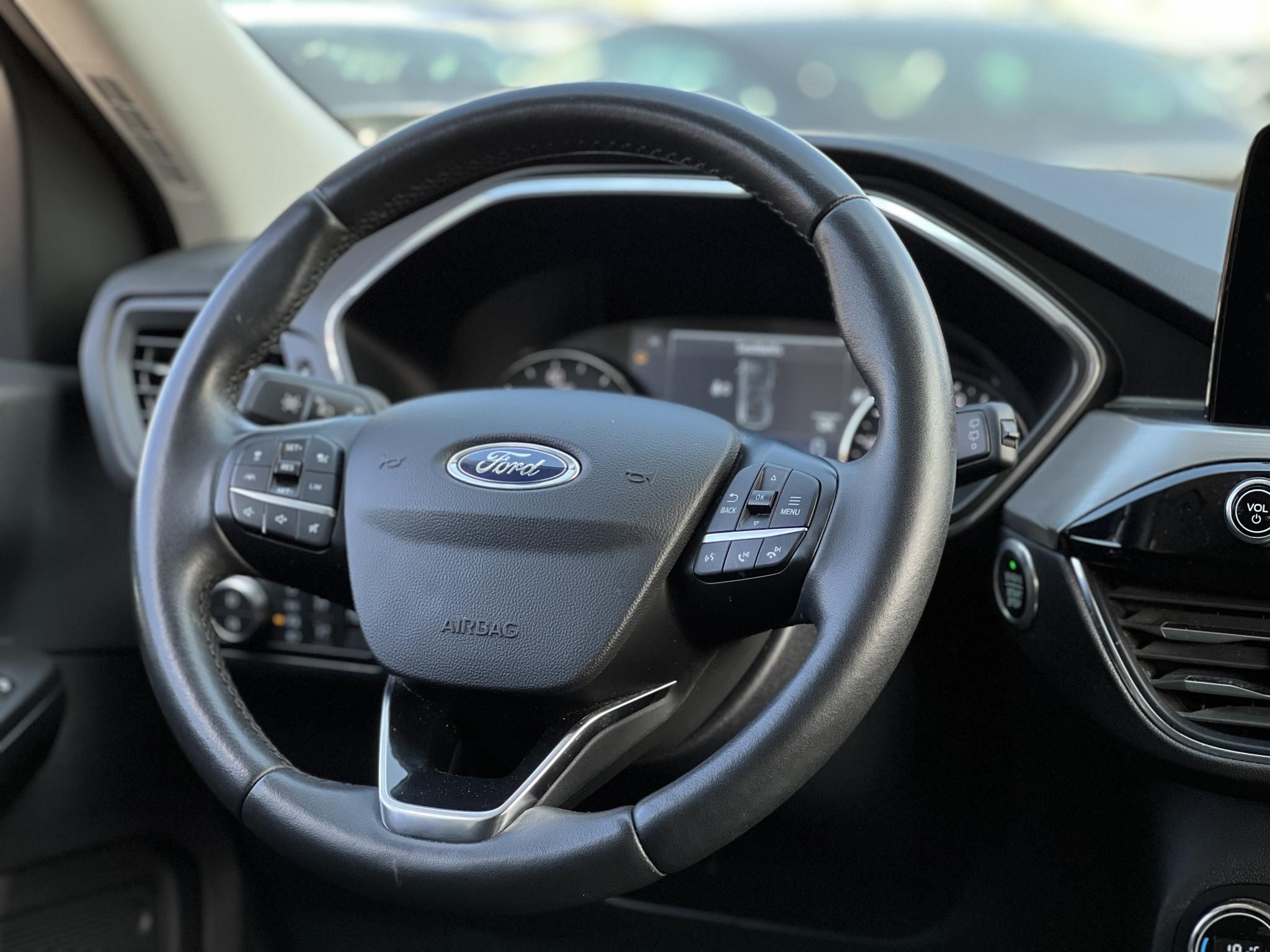 FORD KUGA 2.5 PHEV Titanium CVT 70 km elektromos hatótáv. ülés-kormányfűtés. kamera. CARPLAY!