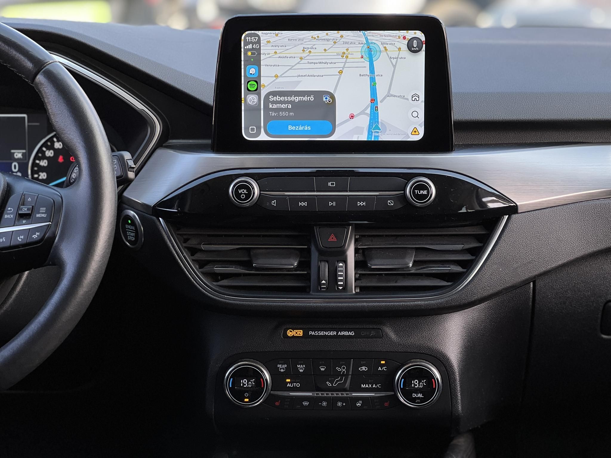 FORD KUGA 2.5 PHEV Titanium CVT 70 km elektromos hatótáv. ülés-kormányfűtés. kamera. CARPLAY!