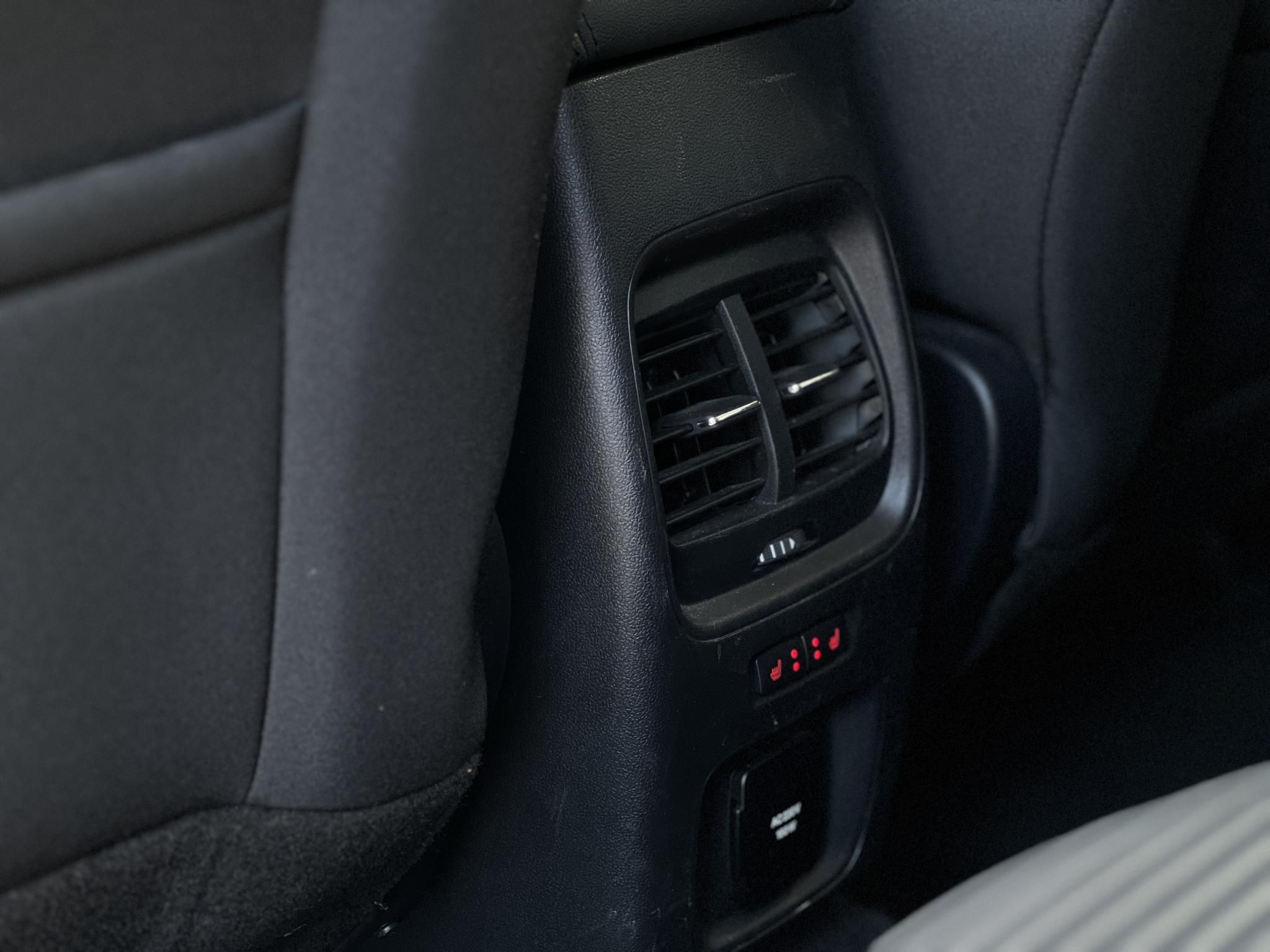 FORD KUGA 2.5 PHEV Titanium CVT 70 km elektromos hatótáv. ülés-kormányfűtés. kamera. CARPLAY!