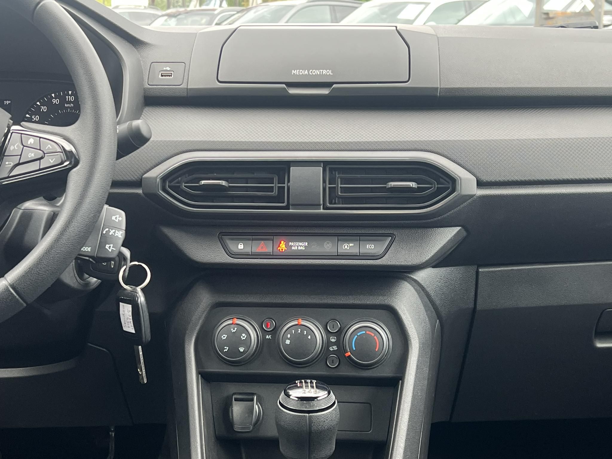 DACIA SANDERO 1.0 TCe Essential Magyarországi. Gyári fényezés. Végig vezetett szervizkönyv!