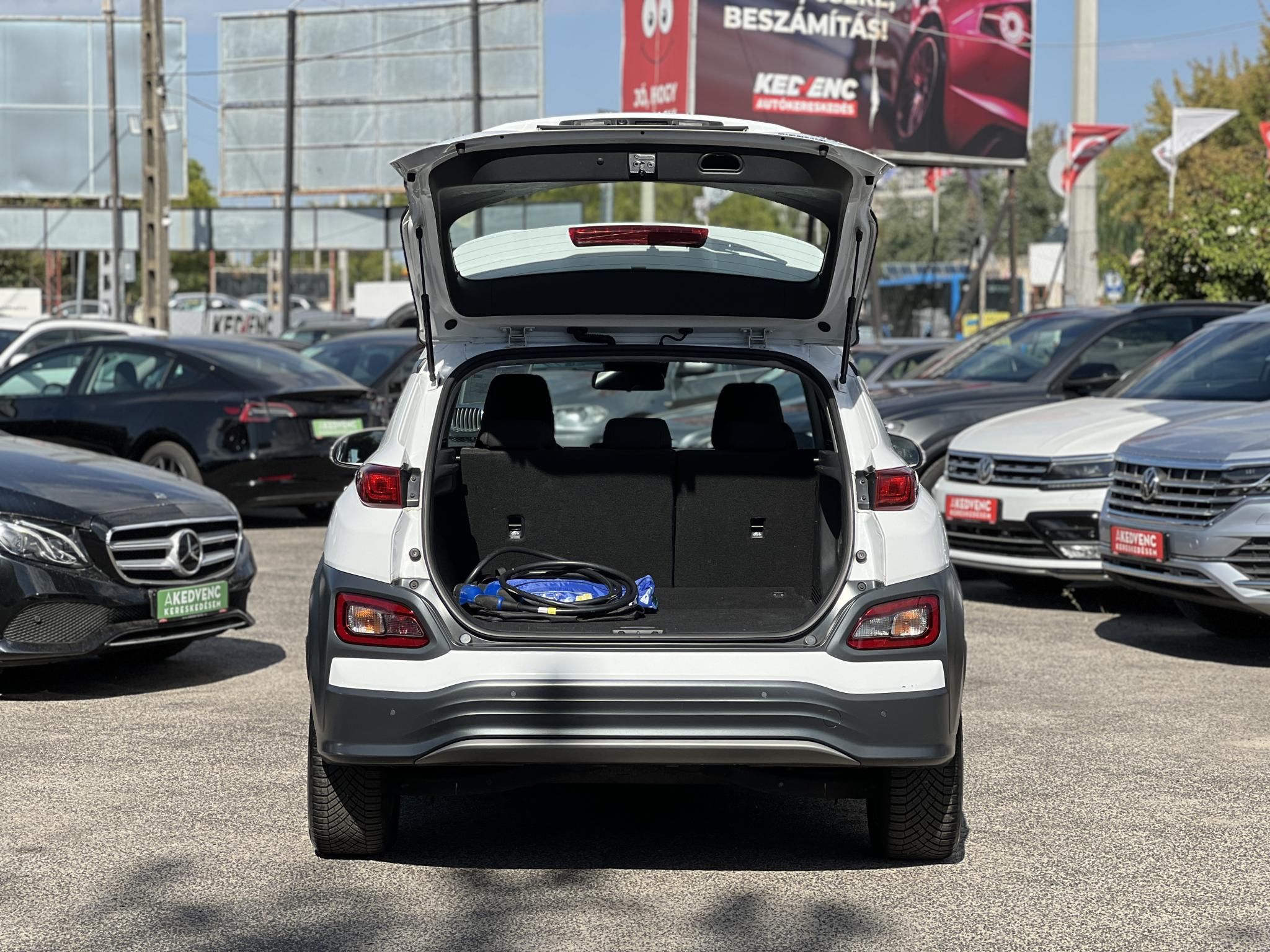 HYUNDAI KONA EV 64kWh Comfort 400+km hatótáv