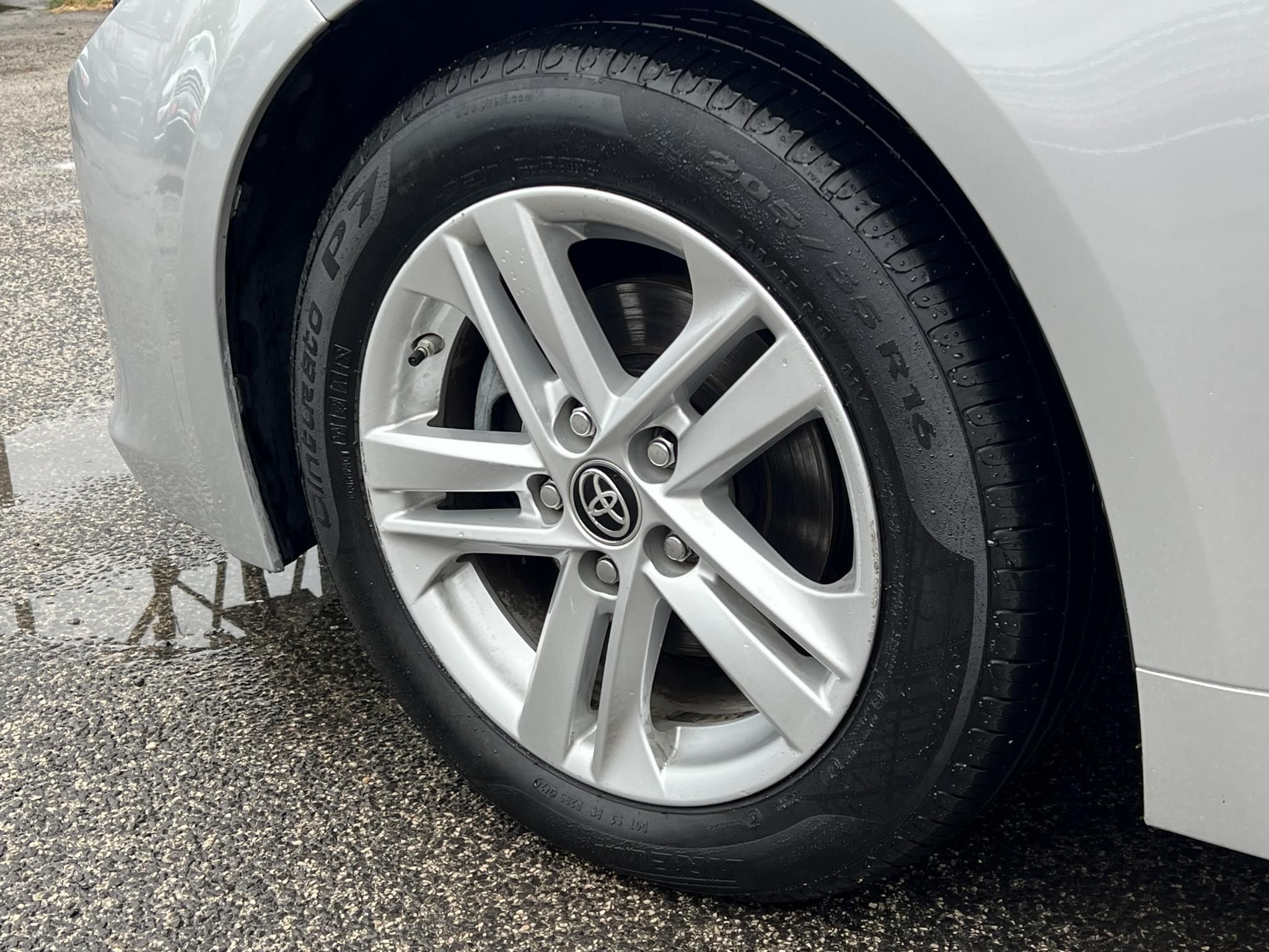 TOYOTA COROLLA 1.8 Hybrid Comfort Business e-CVT 80e km. tempomat. navigáció. ülésfűtés. kamera. digitklíma. 2 gyári kulcs!