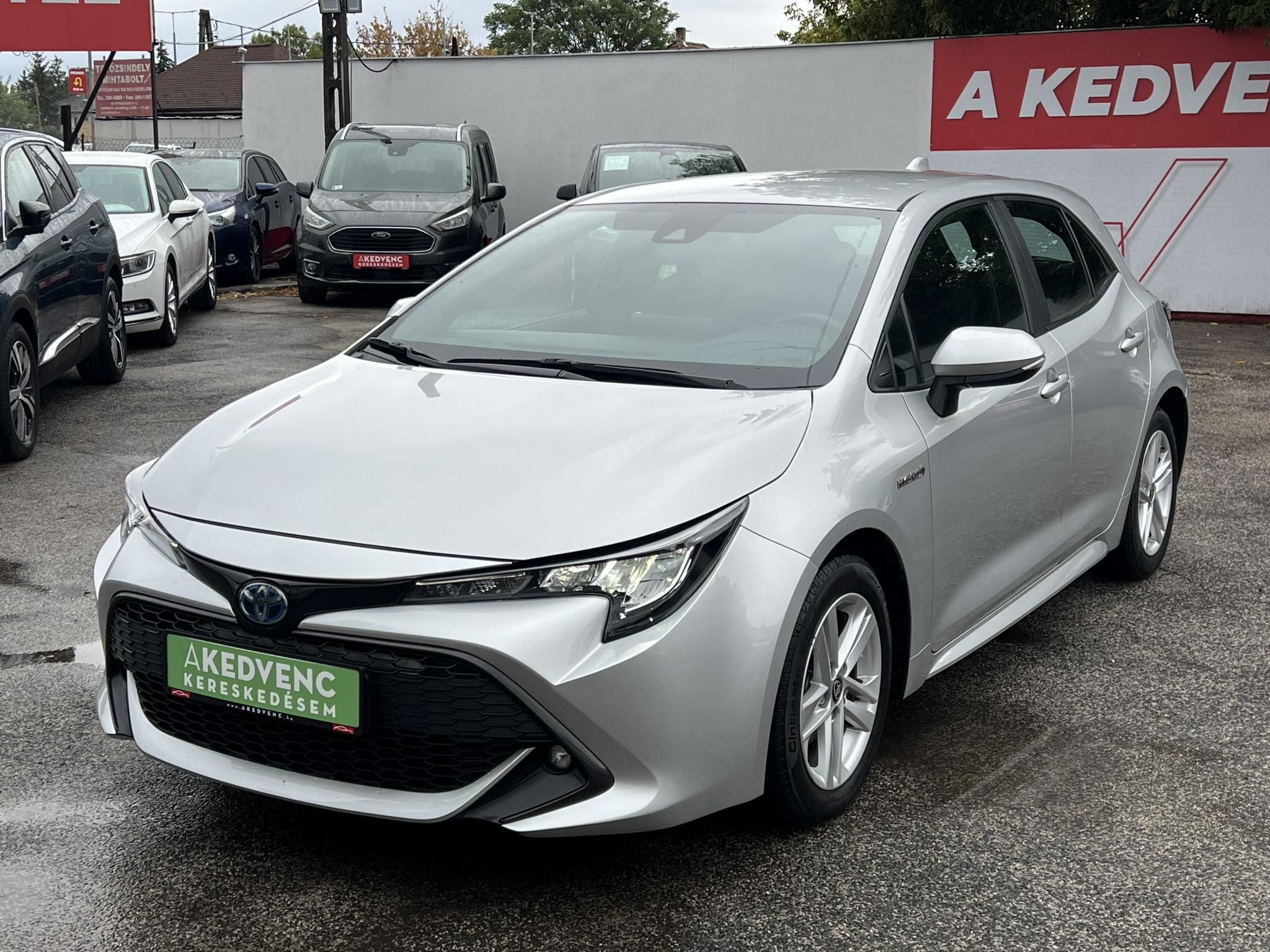 TOYOTA COROLLA 1.8 Hybrid Comfort Business e-CVT 80e km. tempomat. navigáció. ülésfűtés. kamera. digitklíma. 2 gyári kulcs!