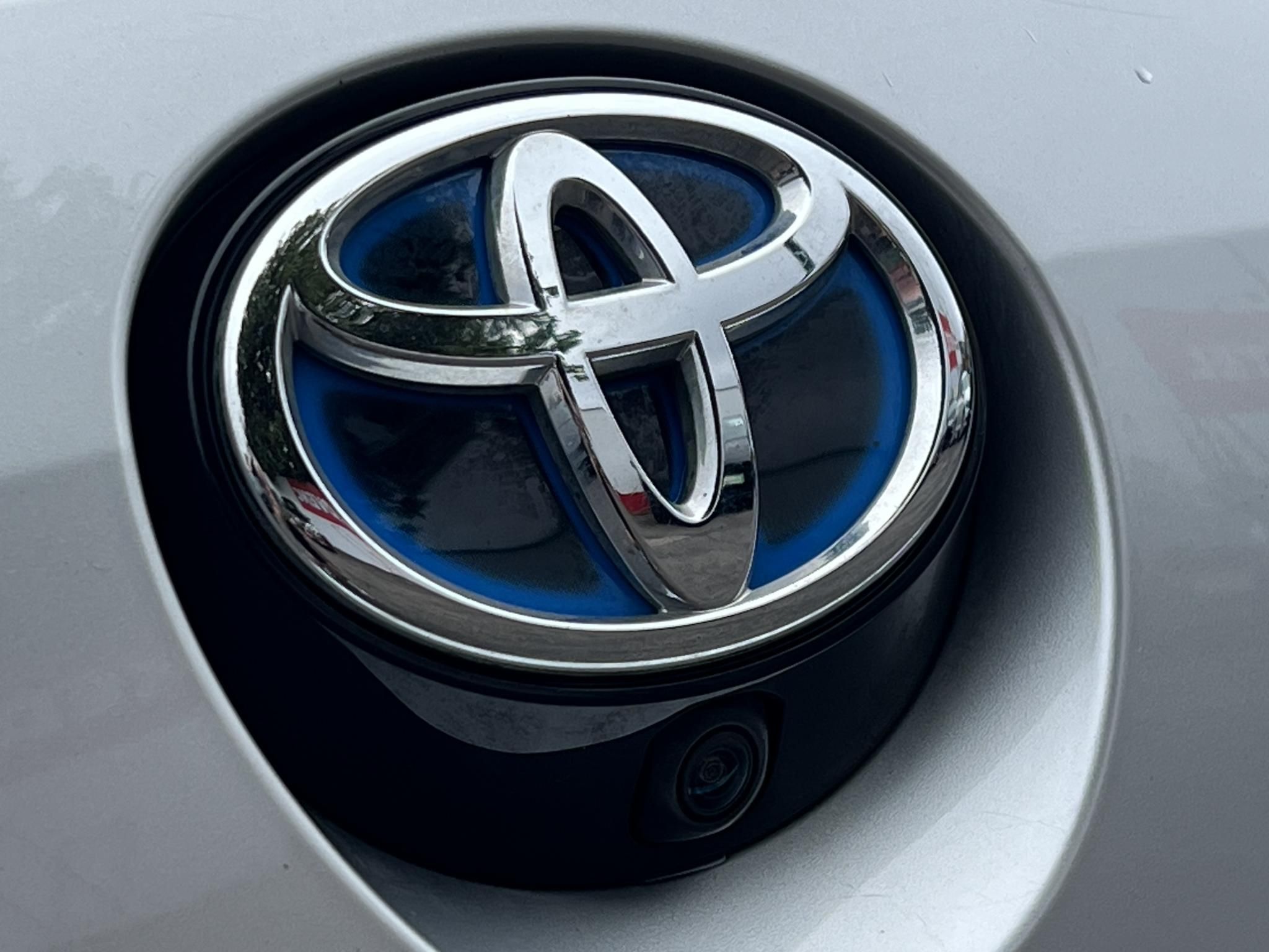 TOYOTA COROLLA 1.8 Hybrid Comfort Business e-CVT 80e km. tempomat. navigáció. ülésfűtés. kamera. digitklíma. 2 gyári kulcs!