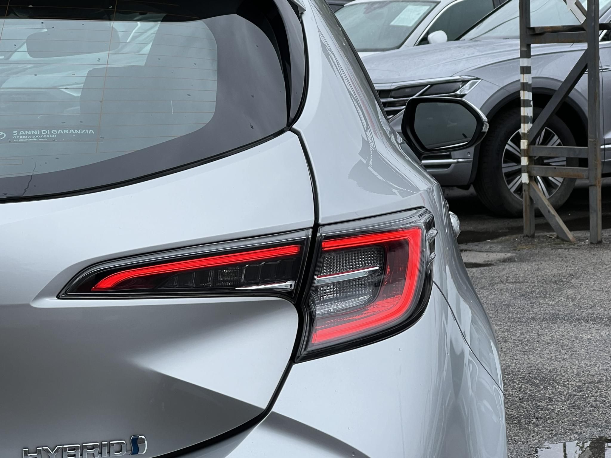 TOYOTA COROLLA 1.8 Hybrid Comfort Business e-CVT 80e km. tempomat. navigáció. ülésfűtés. kamera. digitklíma. 2 gyári kulcs!