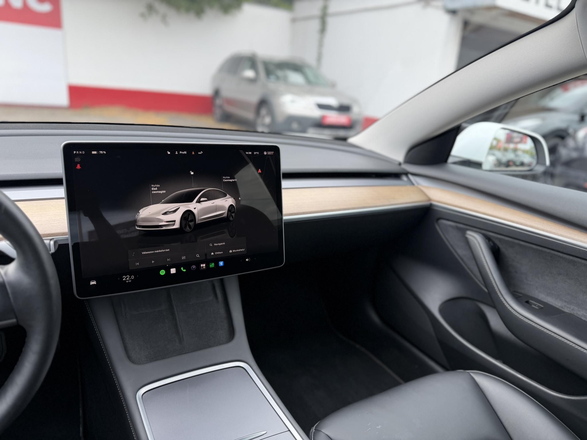 TESLA MODEL 3 Long Range AWD (Automata) 99e km. AMD Ryzen. mátrix LED. hőszivattyú. premium hifi. garanciális!