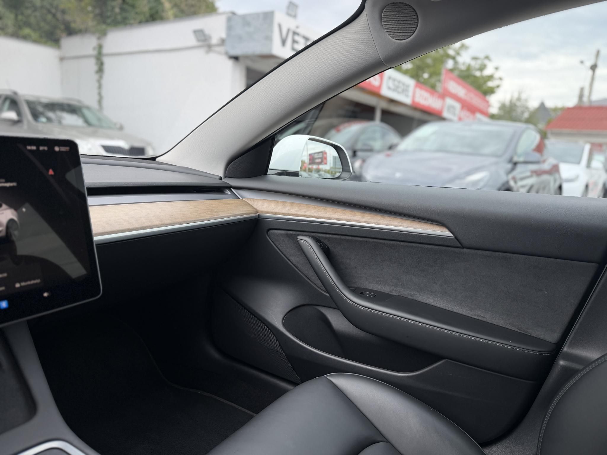 TESLA MODEL 3 Long Range AWD (Automata) 99e km. AMD Ryzen. mátrix LED. hőszivattyú. premium hifi. garanciális!