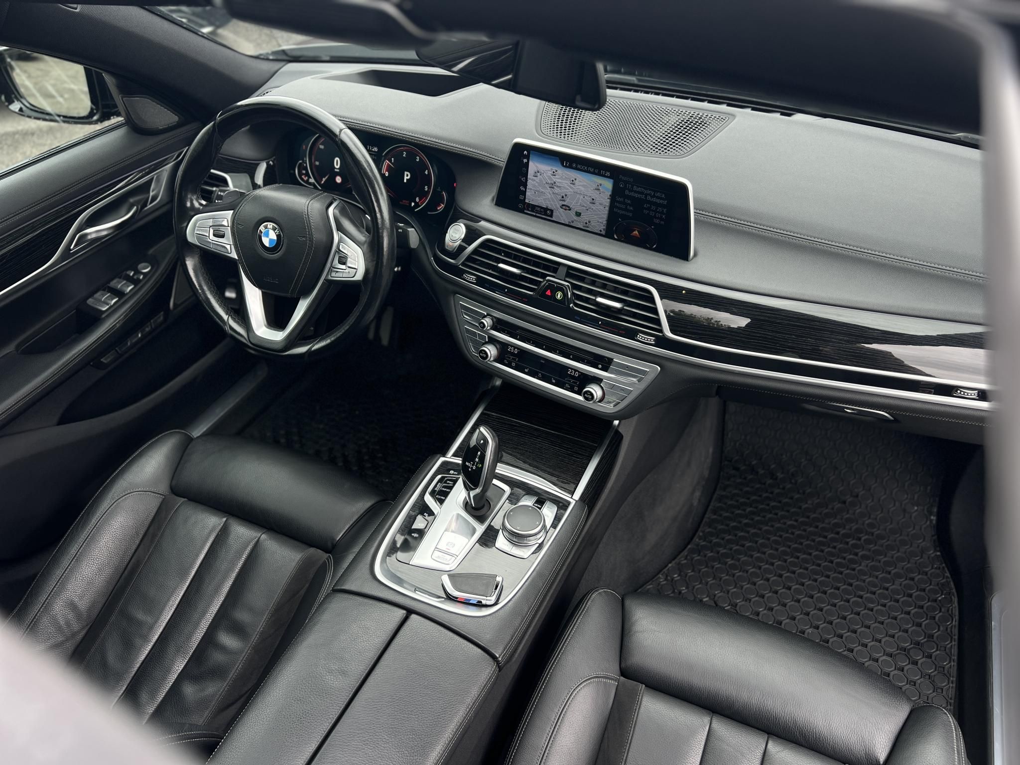 BMW 730d xDrive (Automata) M-sport M.o.-i. HUD. harman/kardon. masszázs. memória. 360kamera. napfénytető!