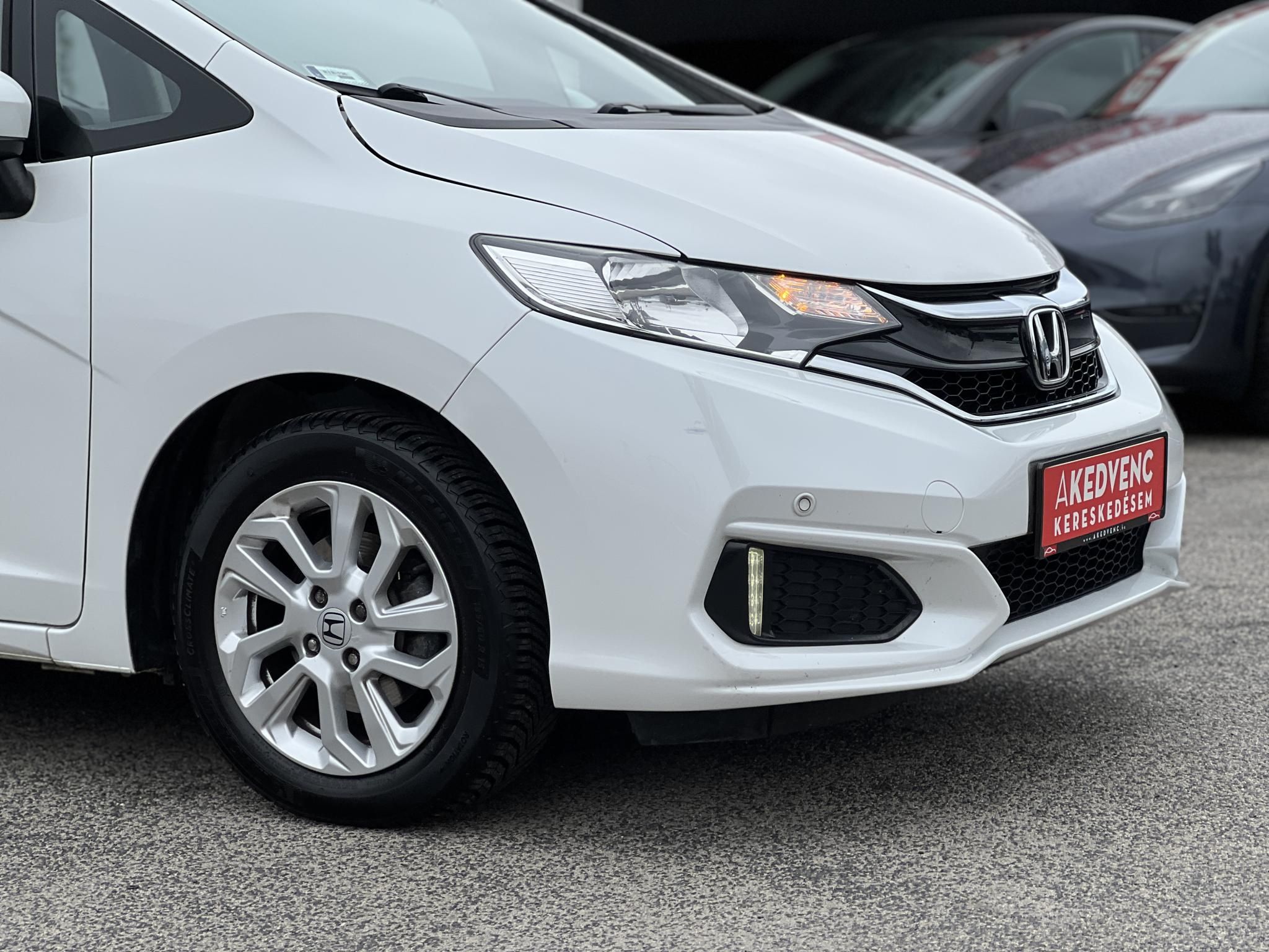 HONDA JAZZ 1.3 Trend Magyarországi. Márkaszervizelt. Tolatókamera!